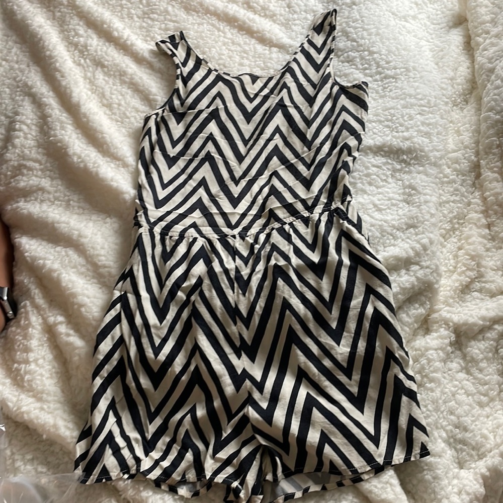 Frenchi Chevron Romper in Black/White with Open Back -Size Small
